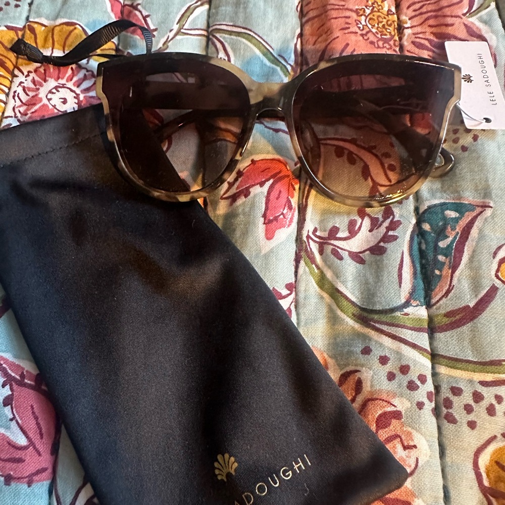 Lele Sadoughi Brown Sunglasses - Picture 3 of 3